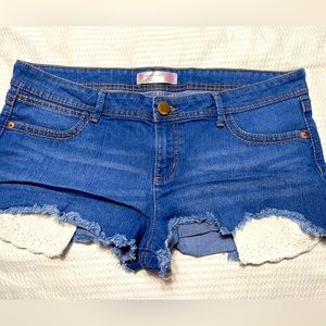 Shortie shorts